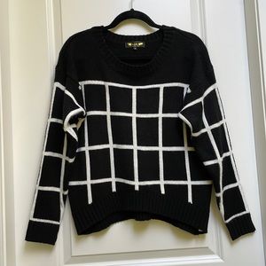 AngelEye Black and White Sweater